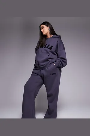 Kaiia Joggers gris oscuro de pernera ancha con logo bordado de Plus (parte de un conjunto)