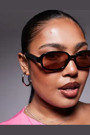 Quay Australia Gafas de sol con montura negra redondeada estrecha y lentes rosas Could Never de Quay
