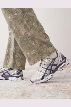 Asics Zapatillas de deporte color avena y niebla añil Gel-Nimbus 9 de -Neutro