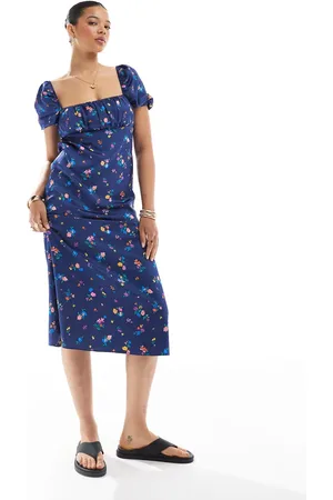 New Look Vestido midi azul de estilo mesonera con estampado de florecitas de satén de