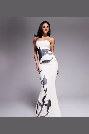 Murci Vestido largo blanco de corte sirena con estampado floral negro y escote palabra de honor de malla exclusivo de