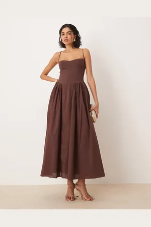Bardot Vestido largo marrón con diseño estilo corsé y lazada en la espalda de
