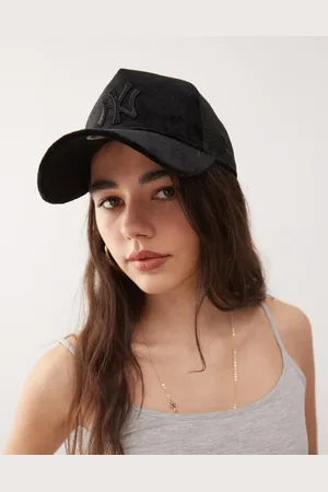 New Era Gorra de camionero negra con logo de los NY Yankees de velour de