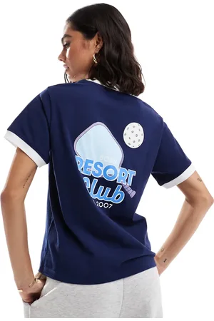 Cotton On Camiseta con cuello de pico y estampado gráfico "Resort Club" de Cotton On