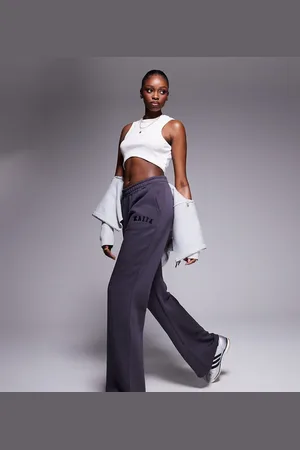 Kaiia Joggers gris oscuro de pernera ancha con logo bordado de Tall