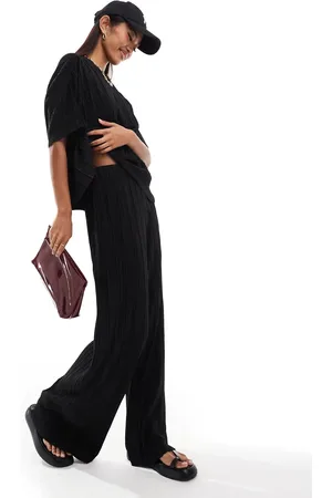 ONLY Pantalones negros plisados de pernera ancha de (parte de un conjunto)