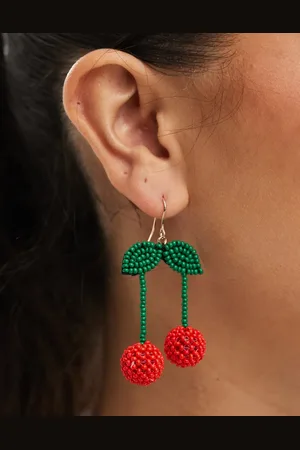 Accessorize Pendientes largos rojos con diseño de cerezas de cuentas de