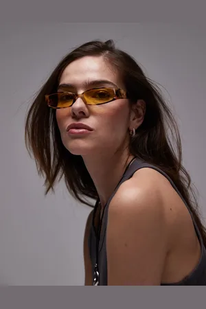 Topshop Gafas de sol amarillo efecto carey rectangulares y estrechas Xanthi de