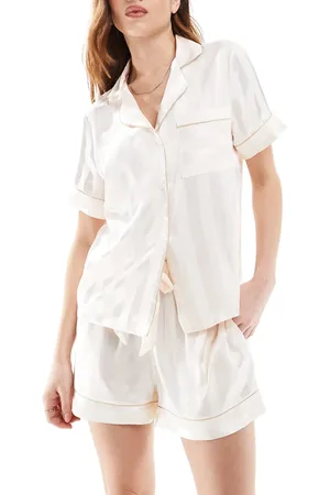 Chelsea Peers Pijama de novia blanco de pantalones cortos y camisa de manga corta con solapas y patrón de jacquard de satén de