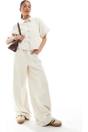 Pieces® Pantalones color crema crudo de pernera ancha de sarga texturizada de algodón de (parte de un conjunto)-Blanco