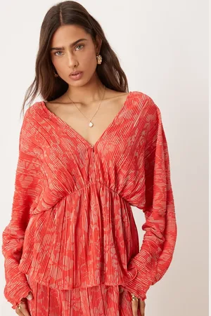 Y.A.S Top rojo y rosa plisado escotado con estampado floral de (parte de un conjunto)
