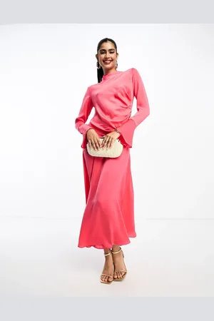ASOS Vestido largo con lateral fruncido, cuello desbocado y bajo asimétrico de