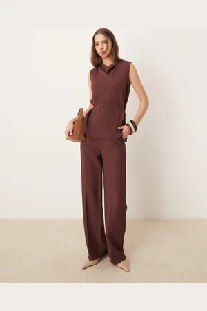 ASOS Pantalones de sastre marrón de pernera recta con cinturón fino de