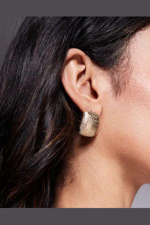 ASOS Pendientes dorados con diseño cuadrado redondeado y acabado texturizado de