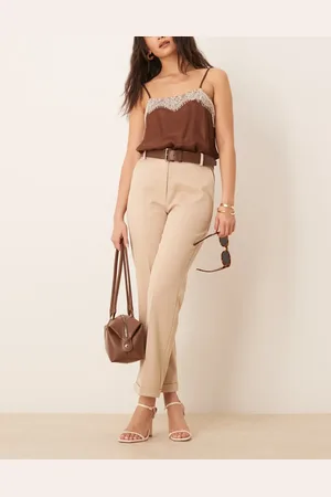 ASOS Pantalones de sastre color de corte recto slim con cinturón de poliuretano de -Sin color