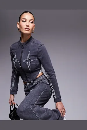 Liquor N Poker Chaqueta con lavado gris, detalle de cremallera y diseño remendado de