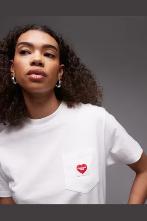 Carhartt Camiseta blanca con logo de corazón en el bolsillo de