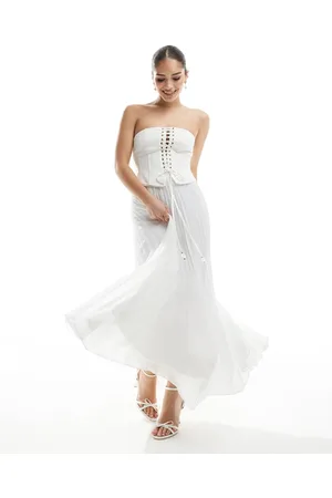 Forever New Vestido de novia largo blanco con cuerpo estilo corsé y falda plisada de