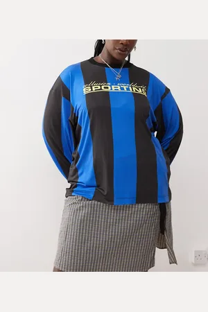 COLLUSION Camiseta deportiva a rayas de estilo fútbol de Plus-Azul