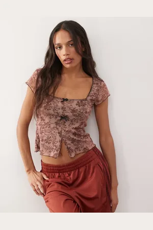 Reclaimed Top con escote cuadrado y estampado de cachemir de malla de