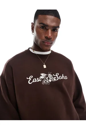 Cotton On Sudadera marrón roble oscuro de corte cuadrado con cuello redondo y estampado gráfico de Cotton On