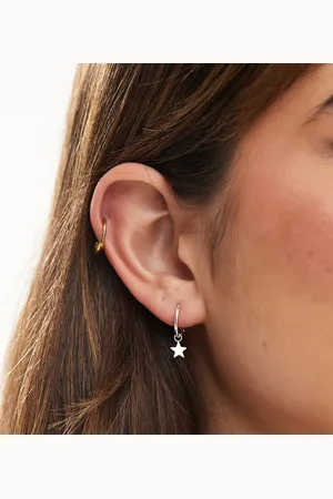 Kingsley Ryan Pendientes de aro con charm de estrella de plata de ley de