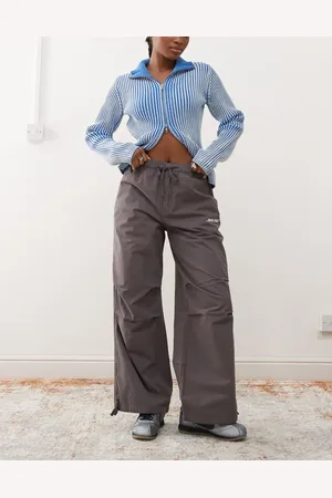 Santa Cruz Pantalones marrones de estilo paracaidista con cordón ajustable de