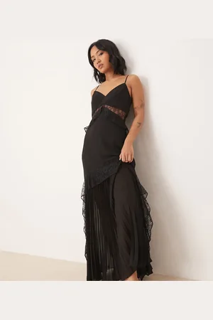 Forever New Vestido largo con volantes y detalle transparente de
