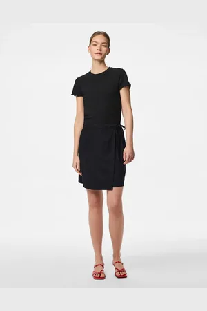 Pieces® Minifalda negra de