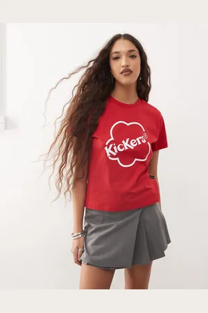 Kickers Camiseta roja con diseño encogido y logo "" de estilo años 90 de