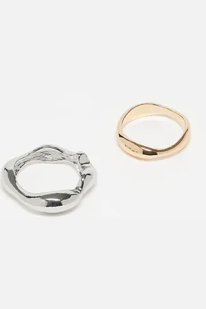 ASOS Pack de 2 anillos de tono y dorado efecto fundido de metal de