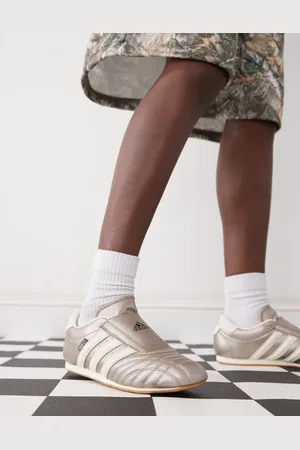 adidas Zapatillas de deporte metalizadas y color crema Taekwondo de