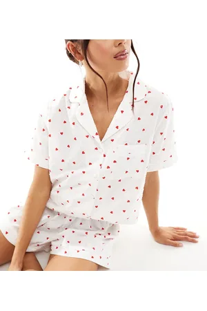 Loungeable Pijama color de pantalones cortos y camisa de manga corta con estampado de corazones de plumeti de -Blanco