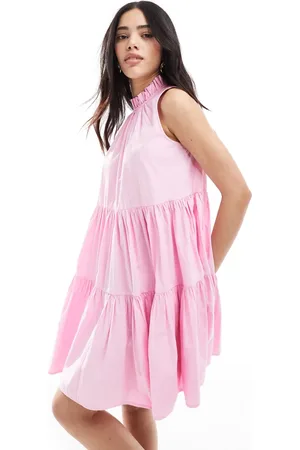 French Connection Vestido corto rosa escalonado con cuello alto de popelina de