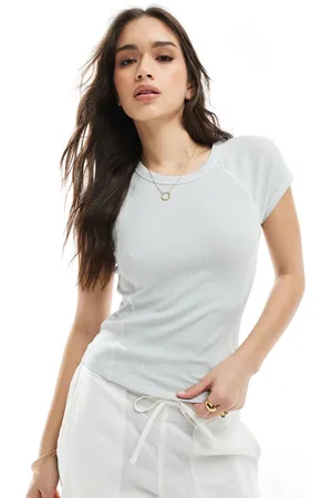 Monki Camiseta de corte slim con diseño encogido y pespuntes en contraste de