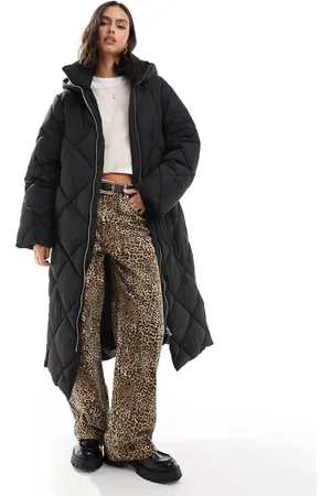 Miss Selfridge Abrigo de plumas largo guateado con capucha de