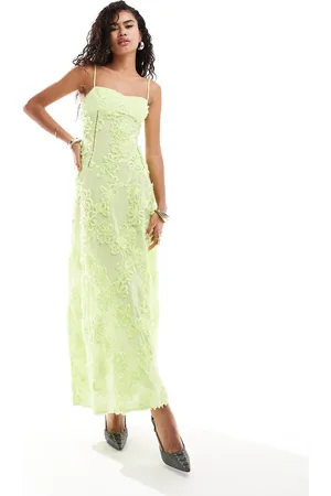 Amy Lynn Vestido largo de tirantes con escote corazón y diseño floral de croché Sofia de