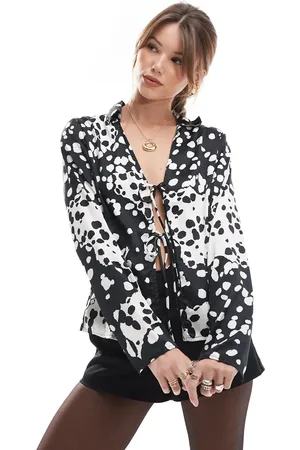 ONLY Blusa con estampado monocromático de lunares y lazada delantera de