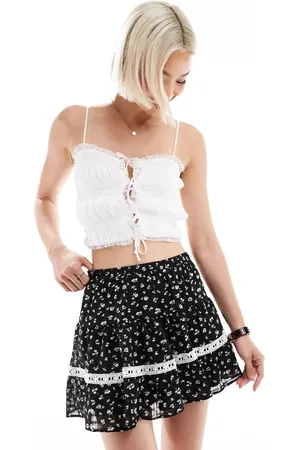 New Look Minifalda negra con estampado floral de -Negro