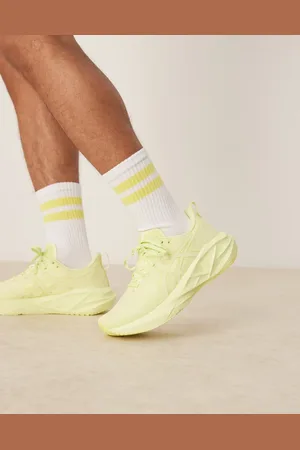 Asics Zapatillas de deporte amarillas para correr Lite Show Novablast 5 Lite-Show de