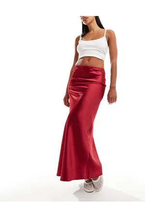 Miss Selfridge Falda larga roja de corte al bies de satén de