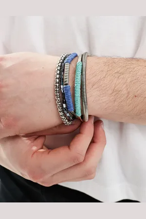 ASOS Pack de 5 pulseras con diseño variados de cuentas y cadenas plateadas de