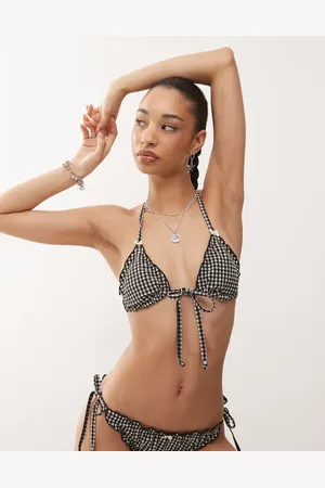 Reclaimed Top de bikini a cuadros vichy blancos y negros triangular con lazada delantera y volantes de sirsaca de