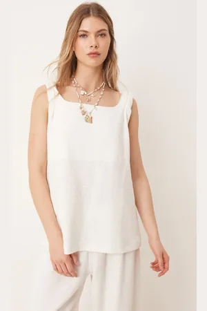 ASOS Top de corte trapecio con cuello cuadrado y tirantes retorcidos de bouclé de