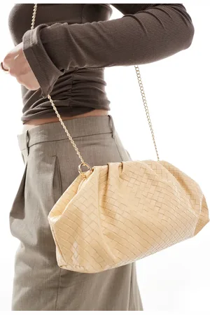 Glamorous Bolso clutch crema con diseño entretejido y correa bandolera de