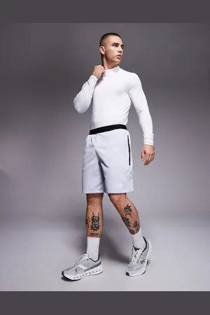 The North Face Pantalones cortos grises técnicos de felpa Mountain Athletics de
