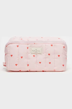 Flat Lay Company Neceser de maquillaje rosa pastel con estampado de corazones Marshmallow de The Flat Lay Co.