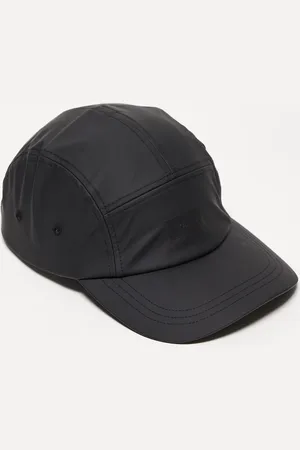 Rains Gorra negra resistente al agua con diseño de 5 paneles de