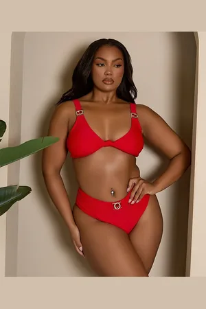 Moda Minx Braguitas de bikini rojas fruncidas con detalle de gema de Curve x Bernadette Afia