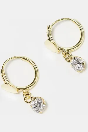 Kingsley Ryan Pendientes pequeños con diseño de corazón y circonita chapados en oro de -Dorado